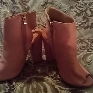 Baby pink velvet heels ONLY MONDAY SALE